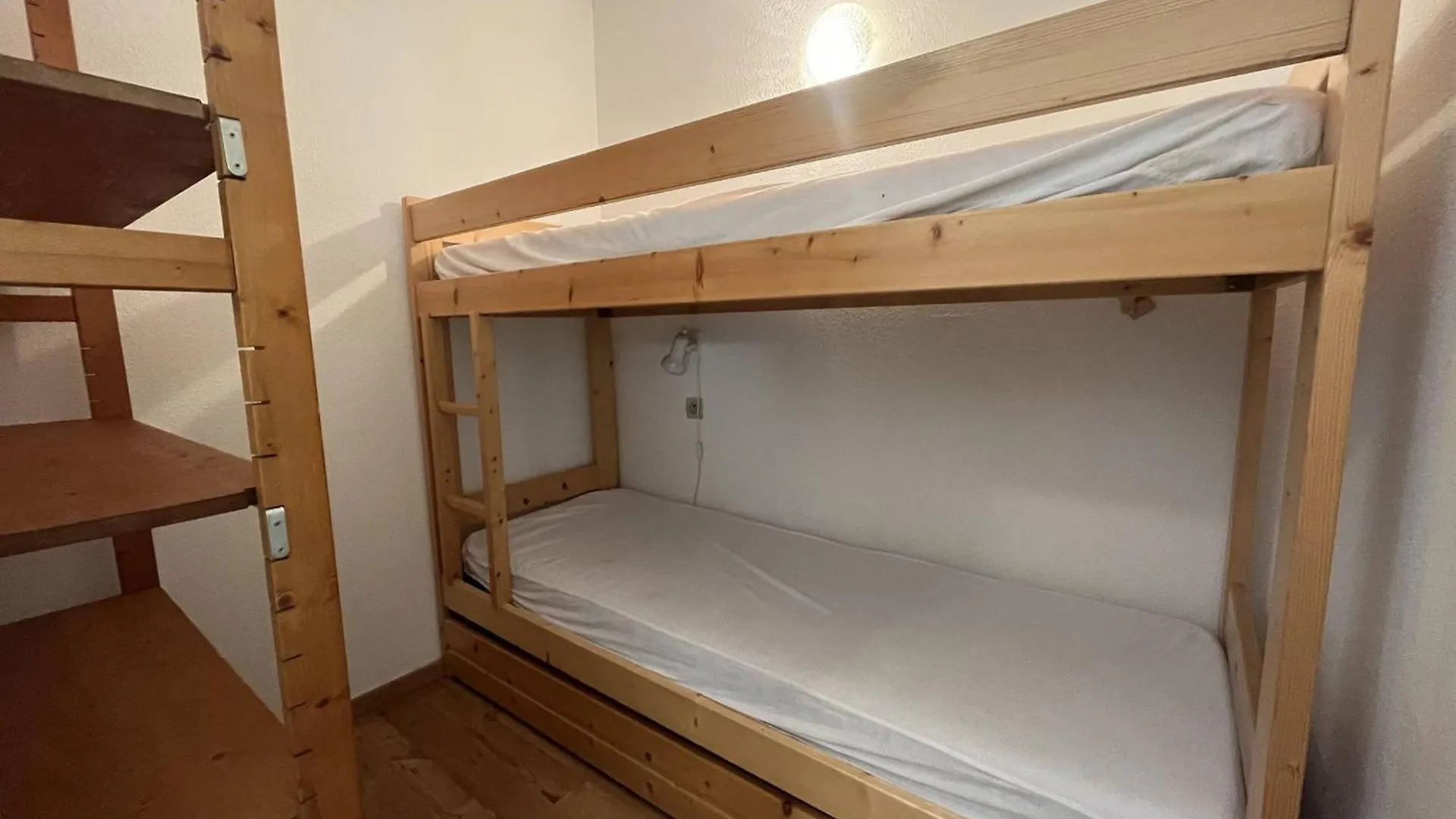 Apartment Plagne Soleil: Appartement 2 Pieces Avec Balcon, Acces Direct Pistes, Centre Proche Commerces - Fr-1-351-14 La Plagne