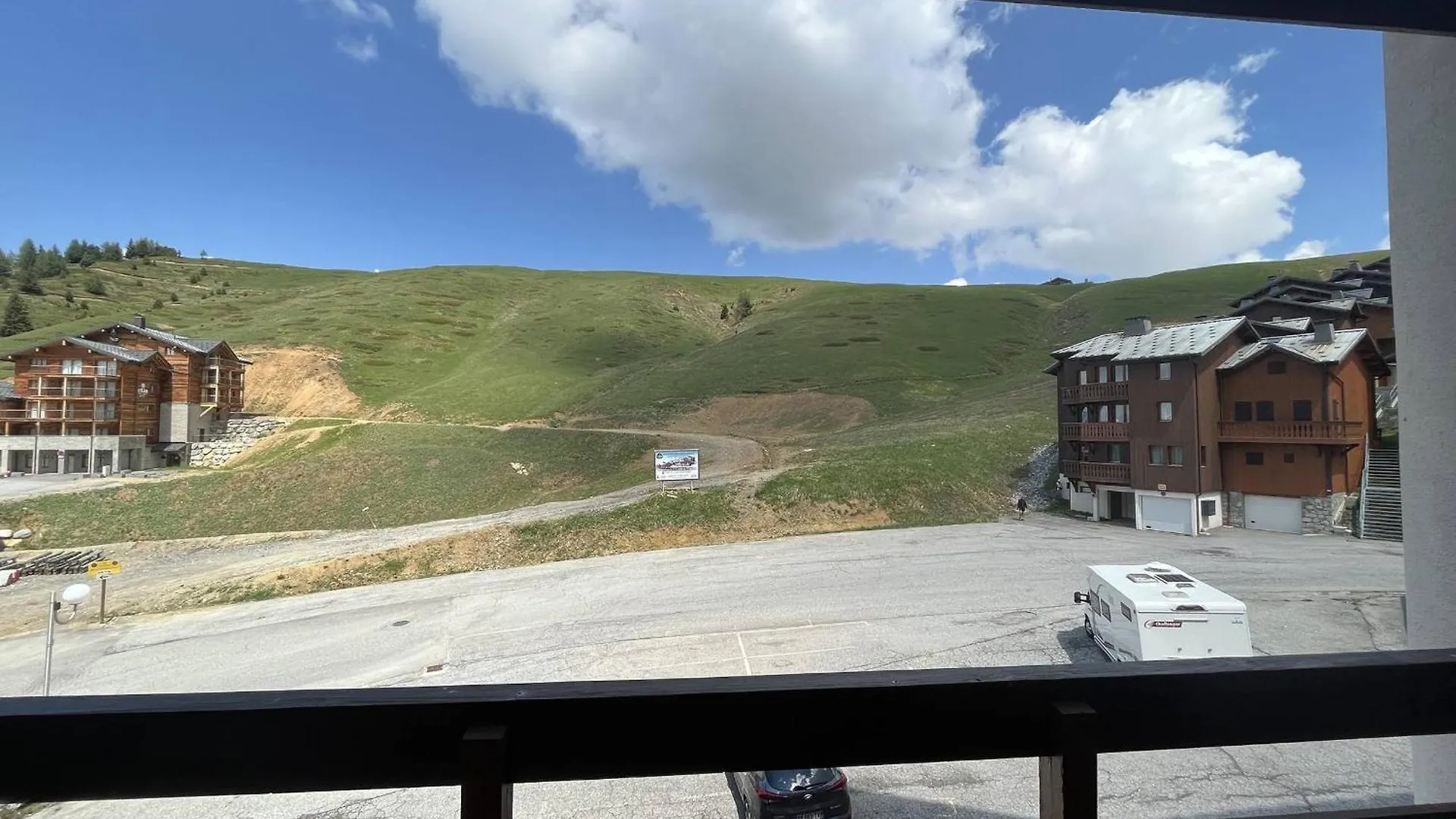 Plagne Soleil: Appartement 2 Pieces Avec Balcon, Acces Direct Pistes, Centre Proche Commerces - Fr-1-351-14 La Plagne France
